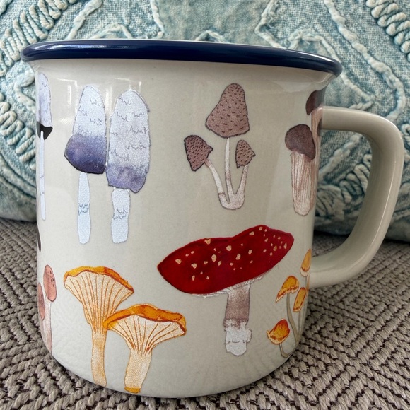 NWOT MUG MUSHROOM DESIGN - Picture 3 of 12